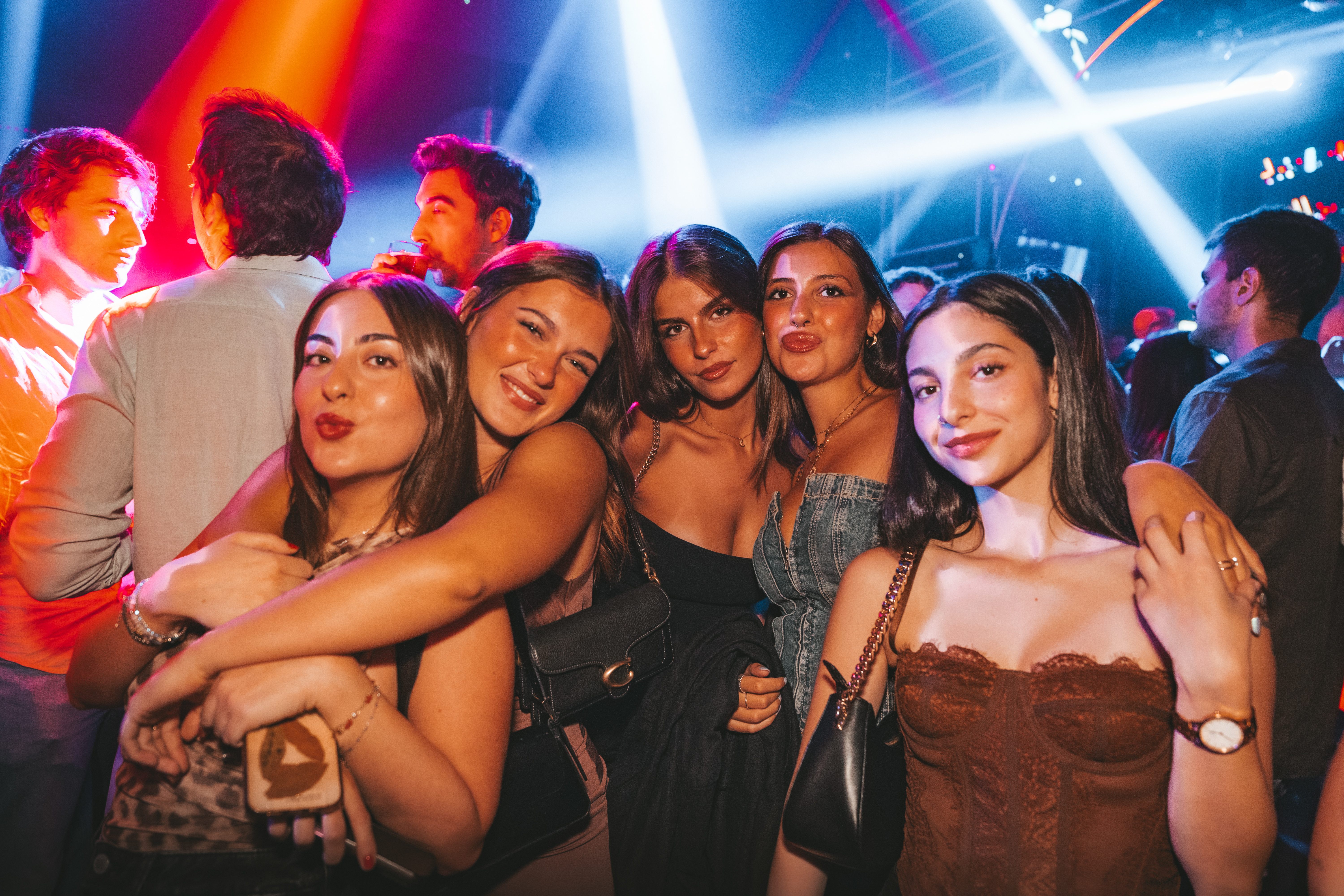 Experiencias nocturnas premium Madrid - 2000 Group